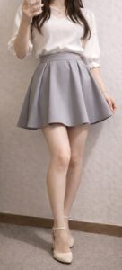 女装厚手マット素材スカート例|布の量で下半身にボリュームが出るAライン